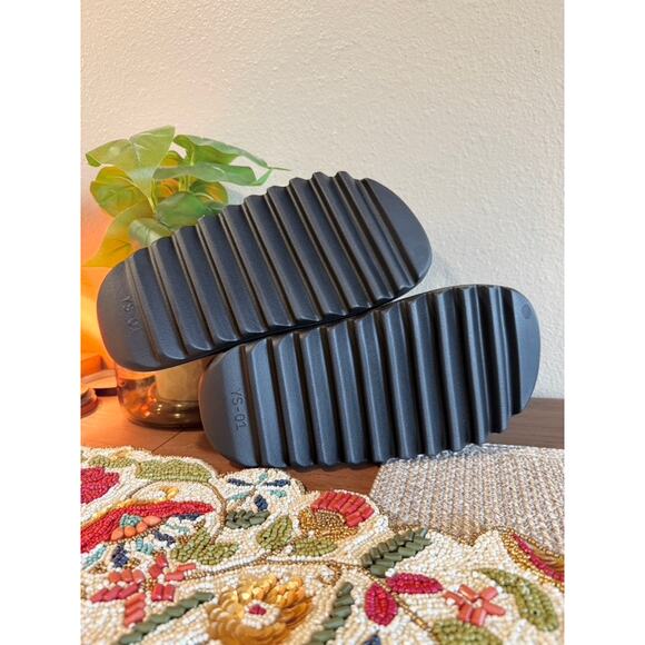 YZY YS-01 Black Yeezy Slides Onyx main image 5